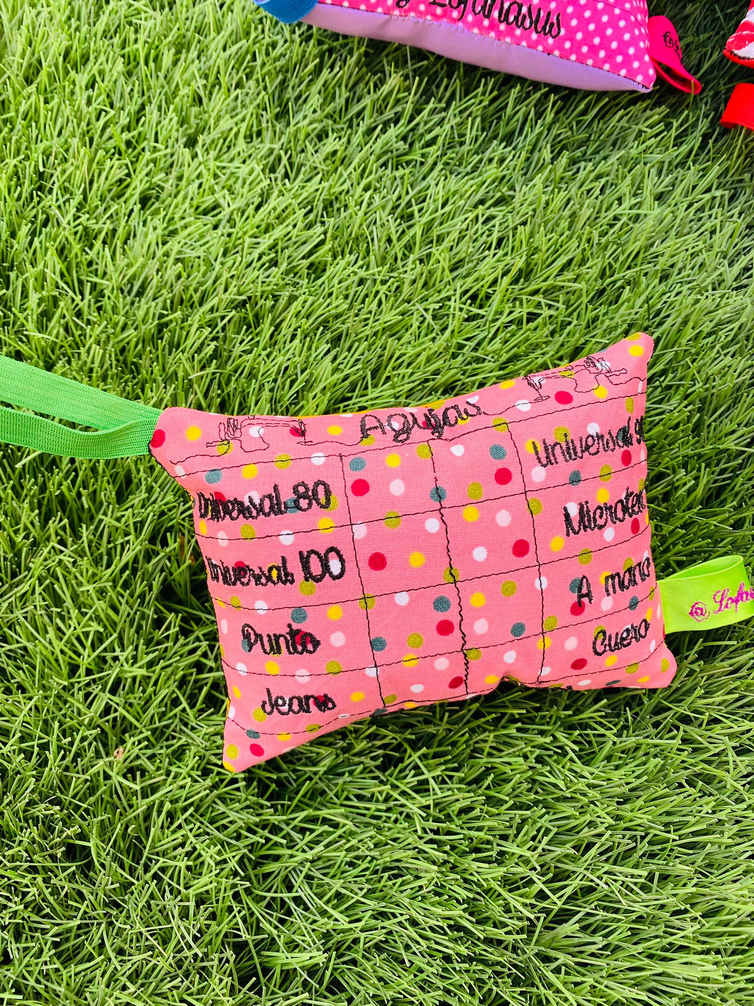 COJÍN DE AGUJAS BY LOFANASUS